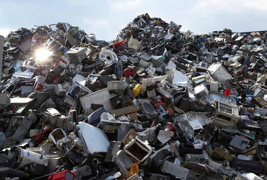 Les e-déchets, une catastrophe annoncée (environnement-afrique.com) – Planète Saine